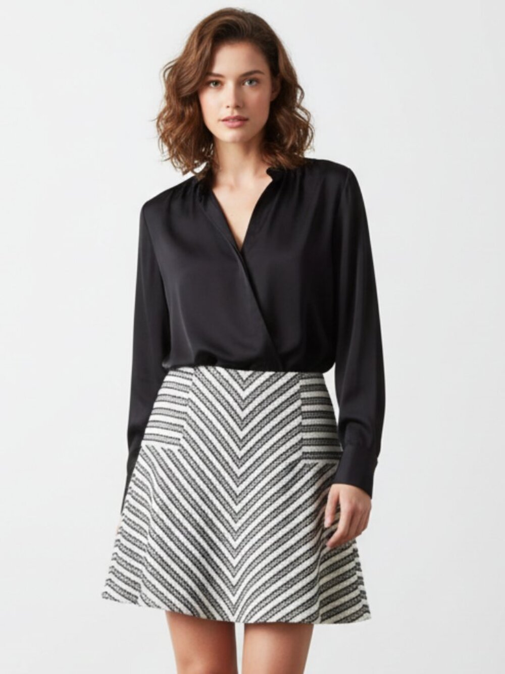 Loft‎ XS Women's Gray Cream Black Striped Mini Skirt Career Cottage Boho Chic